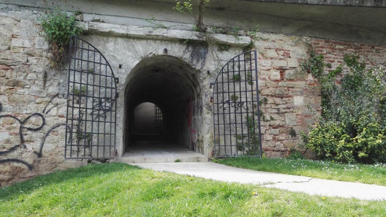 La Chantrerie Cahors Exteriör bild